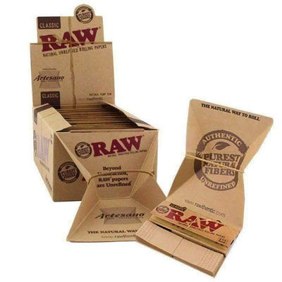RAW CLASSIC ARTESANO 1 1/4 15 PACKS/BOX 50 LEAVES/PACK 50 TIPS/PACK 01045