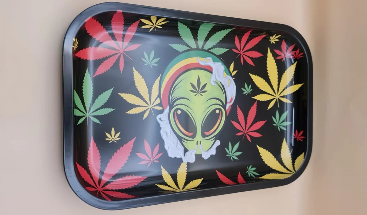 GREEN LINE METAL ROLLING TRAY MEDIUM ALIEN