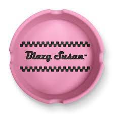 BLAZY SUSAN ASHTRAY WORDMARK PINK WITH BLACK